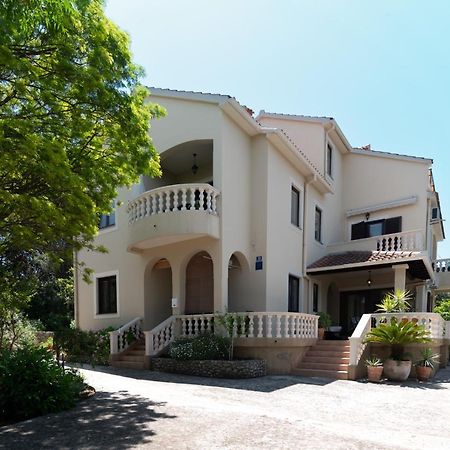 Apartments Rozelyn Ugljan Exterior foto
